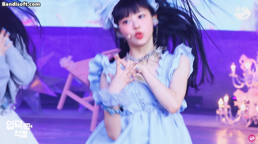 갓데뷔한 아일릿 공주 의상 찰떡인 멤버.gif | 인스티즈