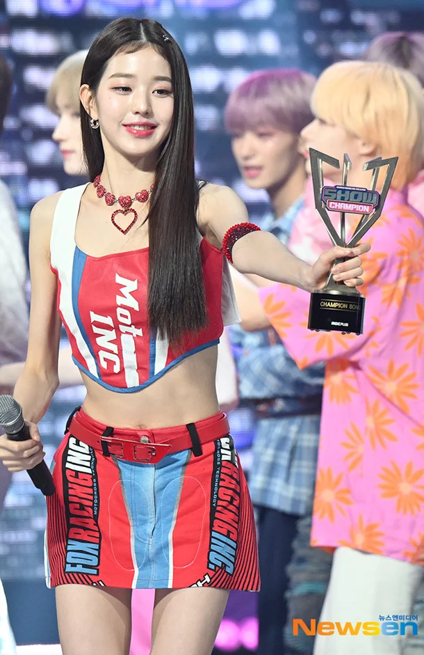 장원영 한줌 허리 | 인스티즈