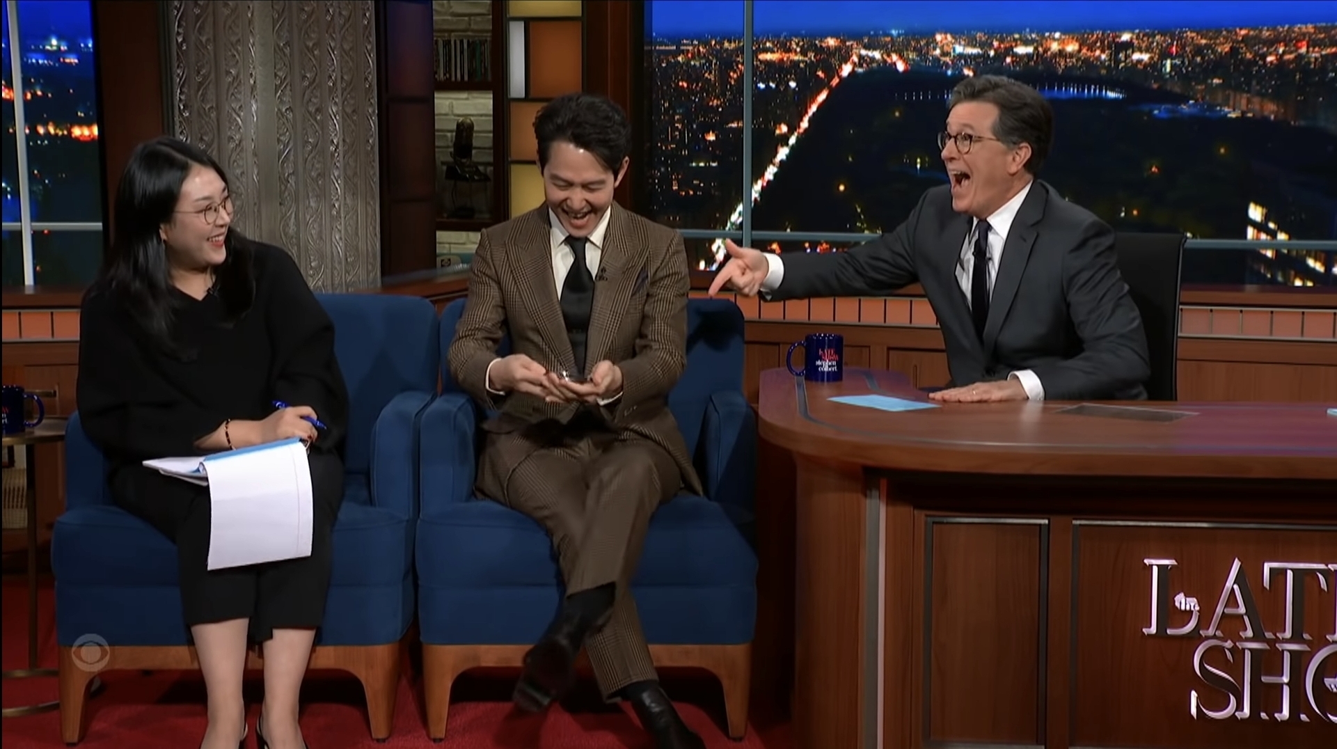 "이정재 씨, 레오나르도 디카프리오 같은 셀럽이 같이 사진 찍자고 하면 기분이 어때요?ㅎㅎ".JPG | 인스티즈