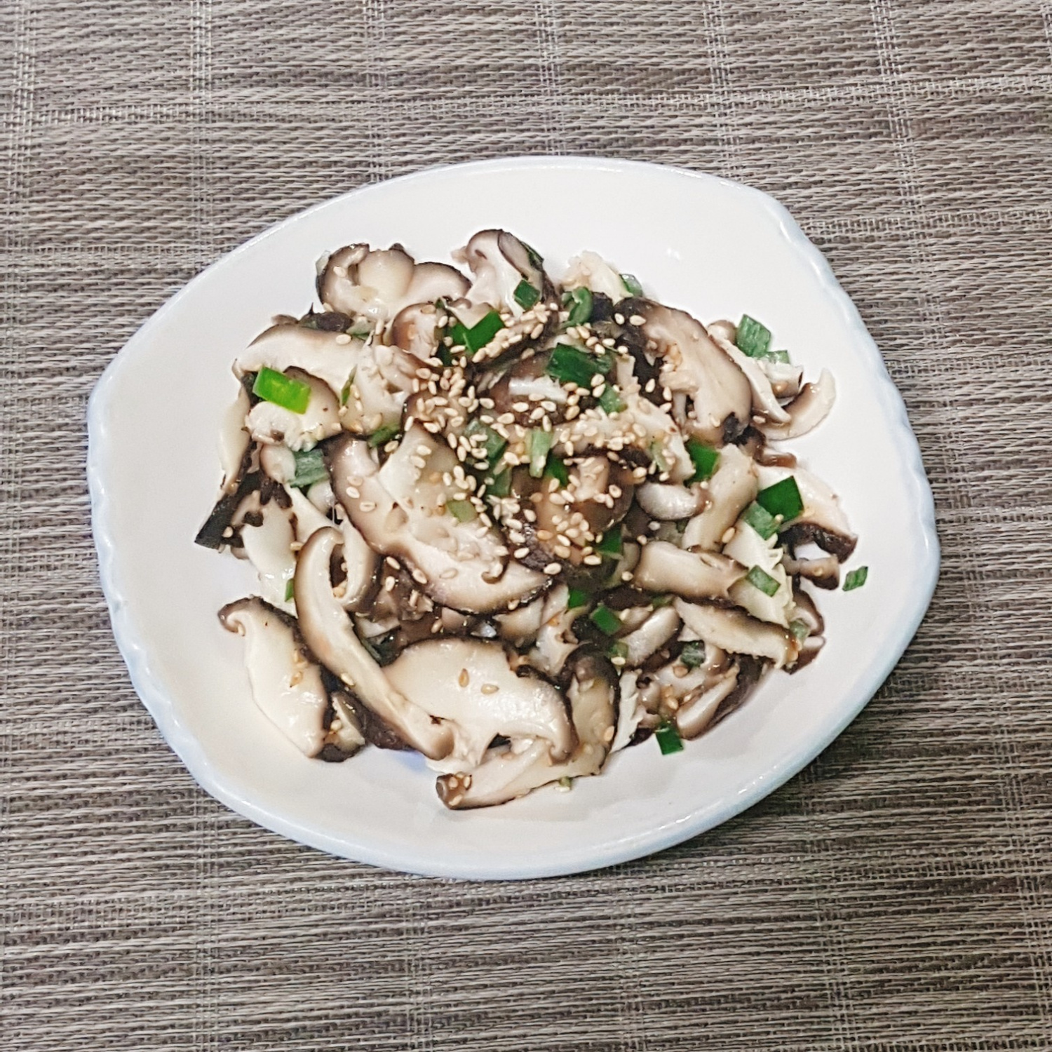 이 반찬이면 밥 몇공기 가능하시나요? | 인스티즈