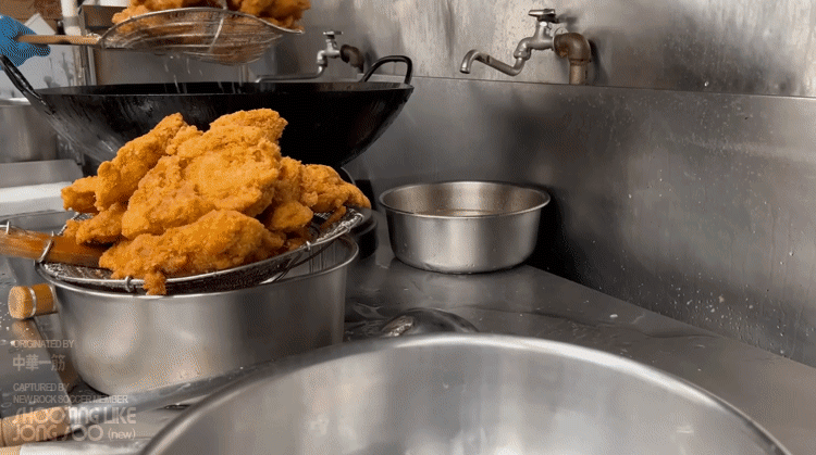 일본의 중식주방에서 만드는 화자오 후라이드 치킨.gif | 인스티즈