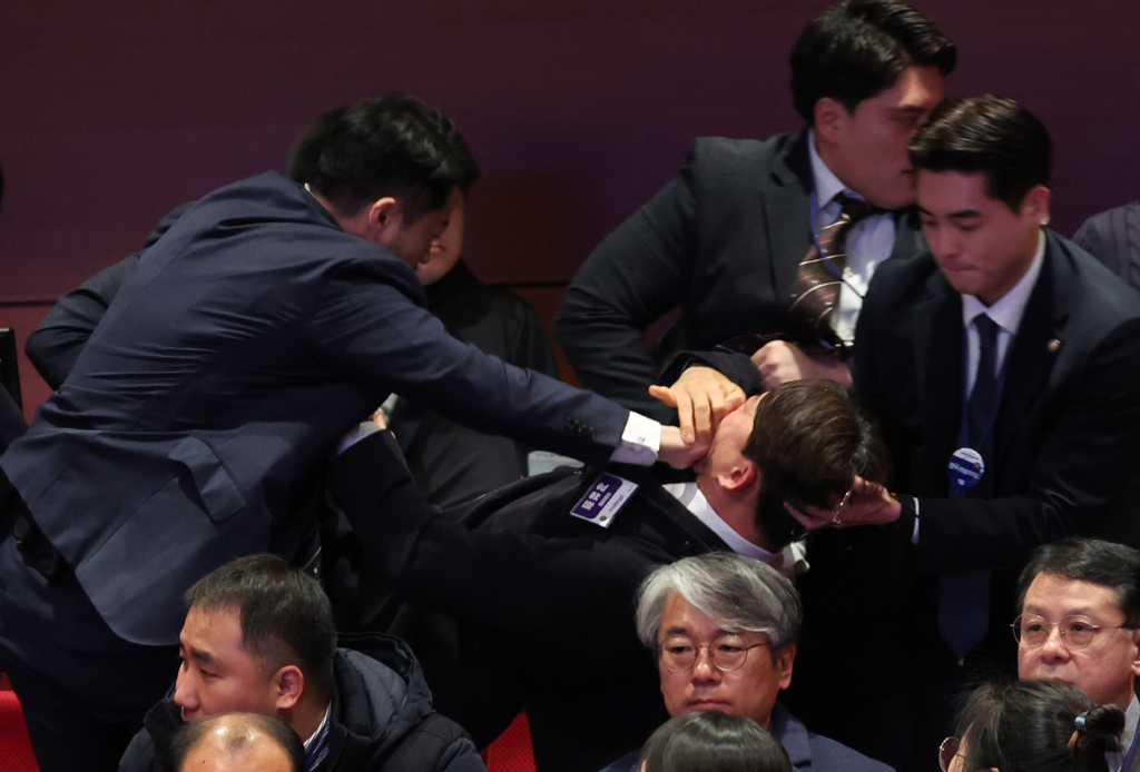 영화로 나왔으면 작위적이라고 개까였을 시나리오.jpg | 인스티즈