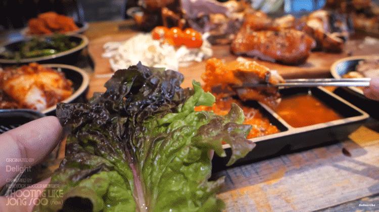 서울 영등포구, 500°C 화덕에 굽는 통구이 족발.gif | 인스티즈