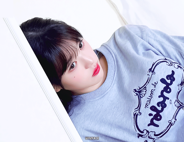 자컨에 올라온 아이브 장원영 얼굴 | 인스티즈