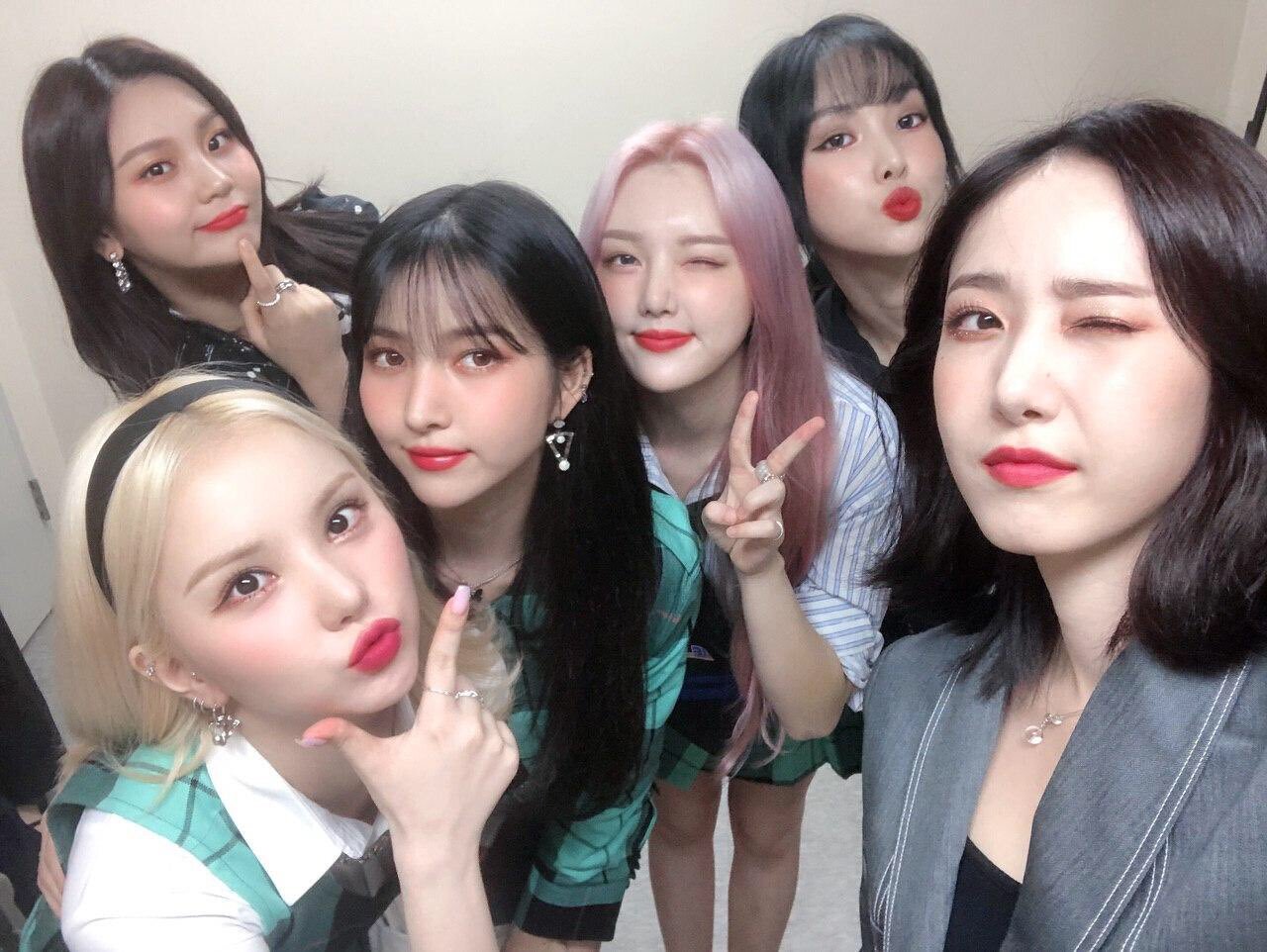 여자친구 트위터.jpg - ☆ ··· 하프타임 - 樂soccer