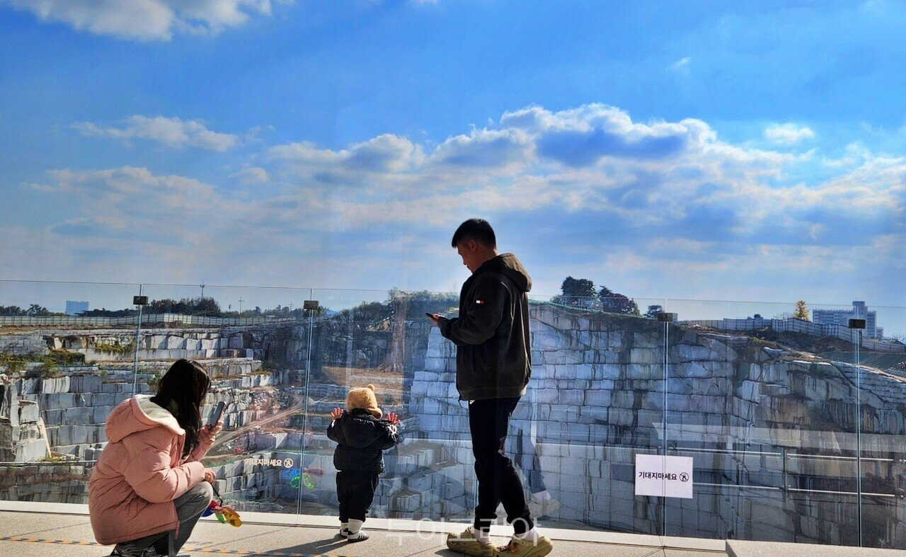 익산 채석장을 재활용한 카페 수준 | 인스티즈