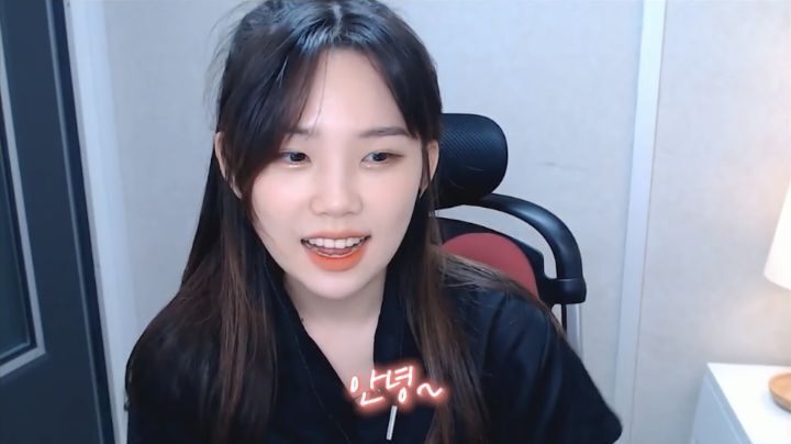 악플을 받고 슬퍼하는(?)우정잉.jpg | 인스티즈