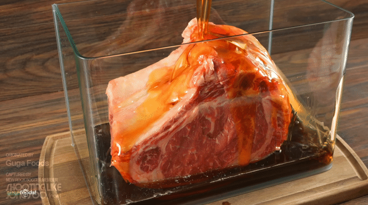 들기름과 참기름에 숙성시켜 구운 스테이크.gif | 인스티즈