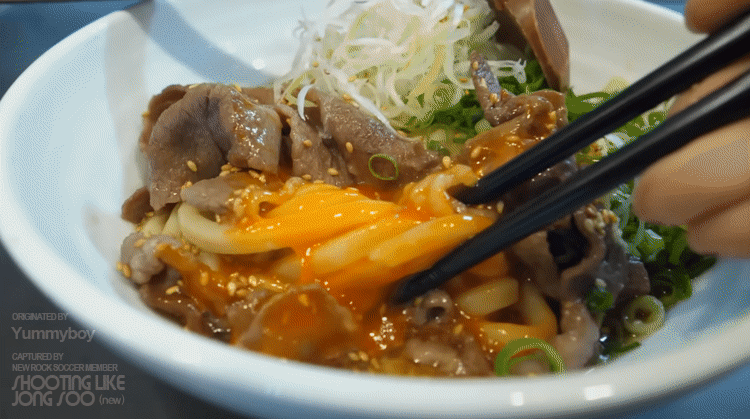 튀김우동과 비빔우동.gif | 인스티즈