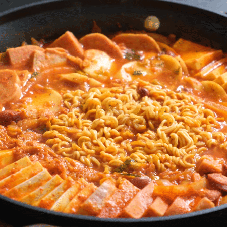 이 시간에 딱 좋은 부대찌개.gif | 인스티즈