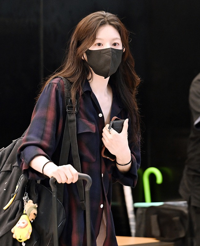 고윤정 공항 출입국.jpg | 인스티즈