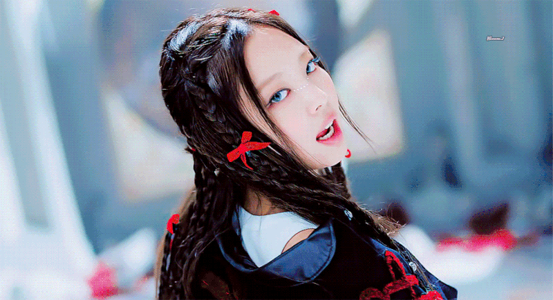 화려하게 예쁜 여자 아이돌 걸그룹 멤버들 .gif | 인스티즈