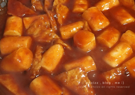 시장 떡볶이 vs 즉석 떡볶이.gif | 인스티즈