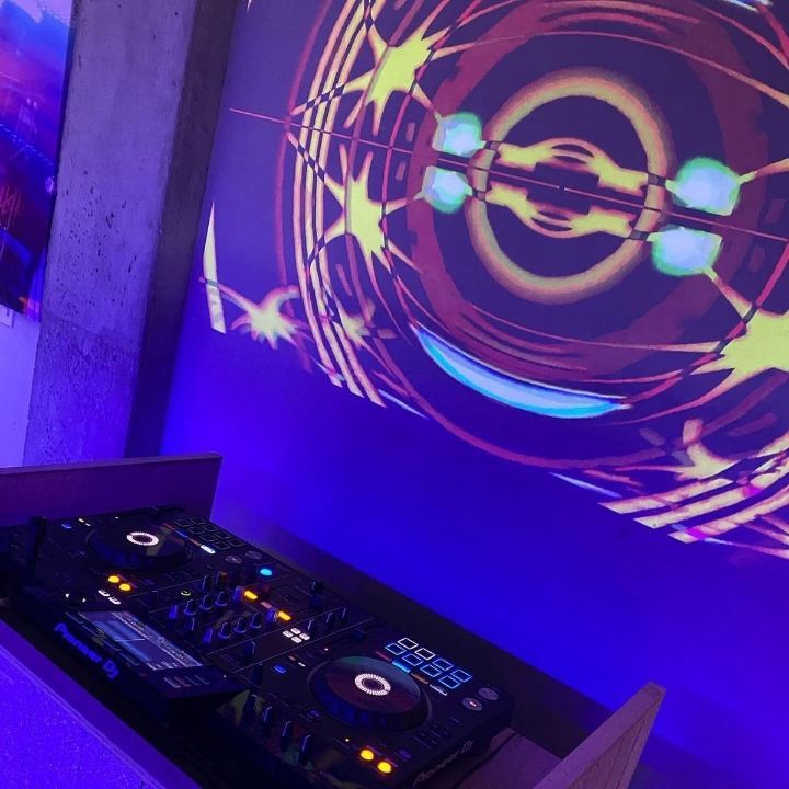 남태현 & 하트시그널 서민재가 운영 중이라는 카페 바 Unison | 인스티즈