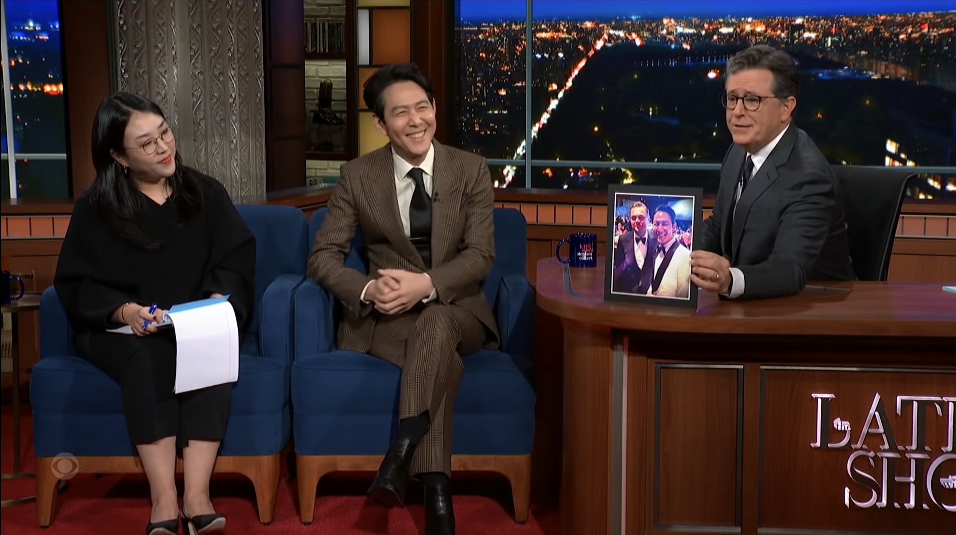 "이정재 씨, 레오나르도 디카프리오 같은 셀럽이 같이 사진 찍자고 하면 기분이 어때요?ㅎㅎ".JPG | 인스티즈