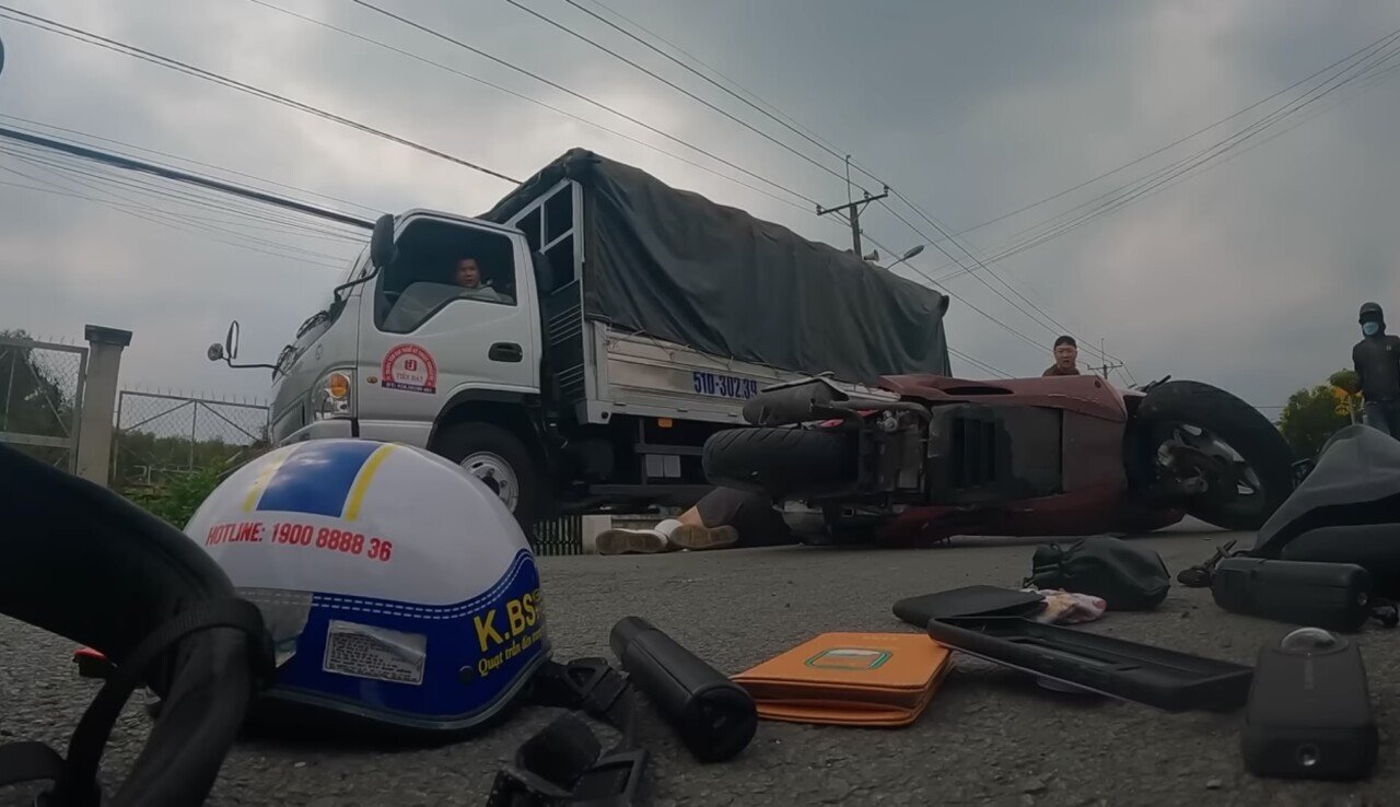 베트남에서 크게 오토바이 사고난 노홍철 빠니보틀 | 인스티즈