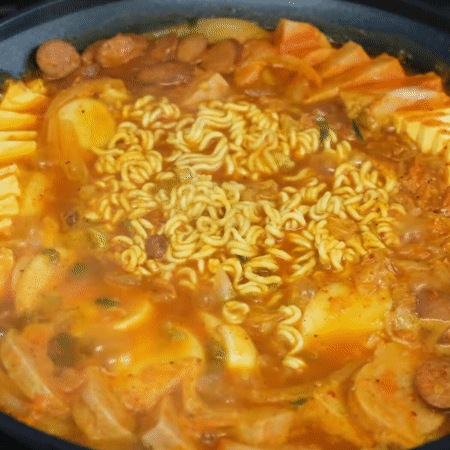 이 시간에 딱 좋은 부대찌개.gif | 인스티즈