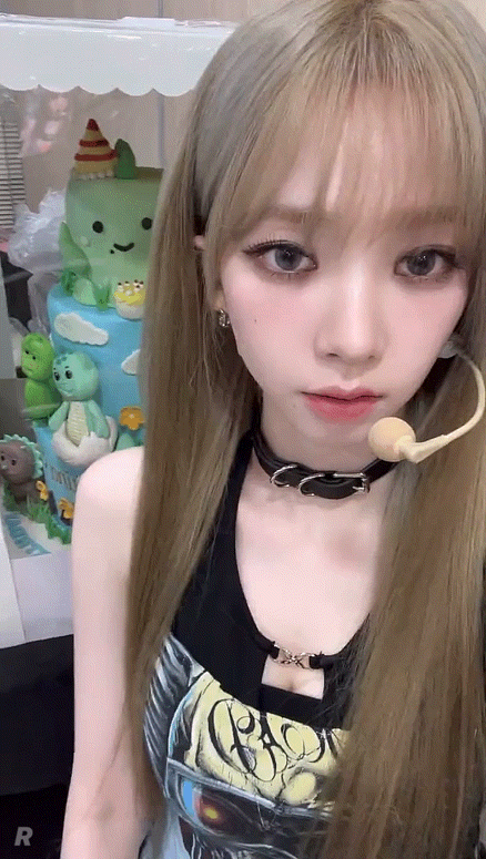 오늘자 에스파 공식인스타 생일케익 받은 카리나.jpg | 인스티즈