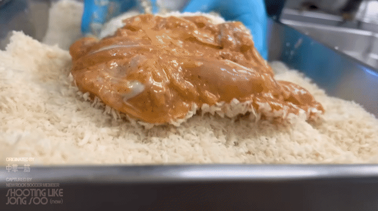 일본의 중식주방에서 만드는 화자오 후라이드 치킨.gif | 인스티즈