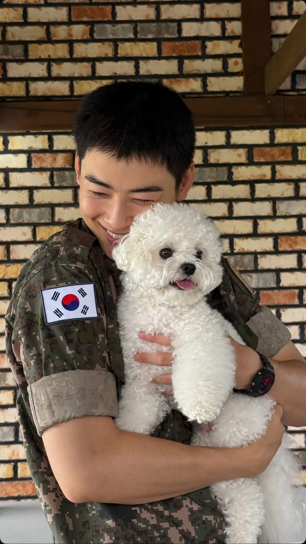 훈련소 수료 후 반려견 만난 차은우 | 인스티즈