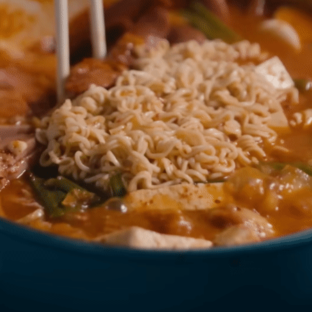 이 시간에 딱 좋은 부대찌개.gif | 인스티즈