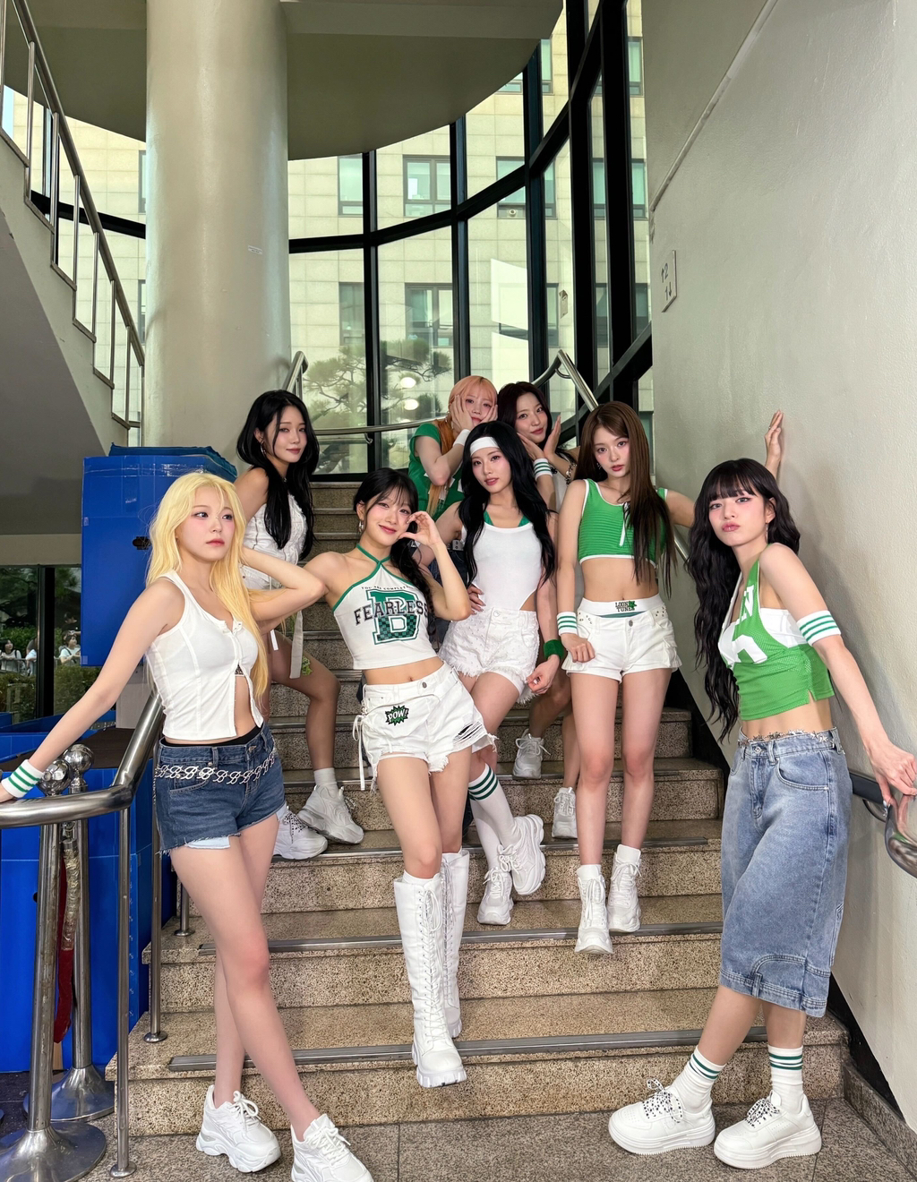 오늘자 KBS 뮤뱅 1위 ‘슈퍼소닉’ 프로미스나인.jpgif... 하프타임 - 樂soccer 오늘자 KBS 뮤뱅 1위 ‘슈퍼소닉’ 프로미스나인.jpgif