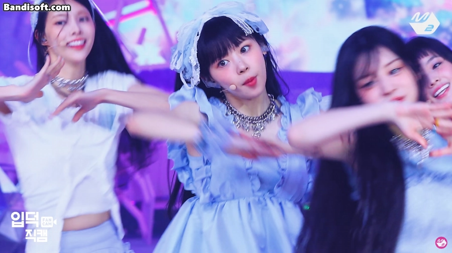 갓데뷔한 아일릿 공주 의상 찰떡인 멤버.gif | 인스티즈