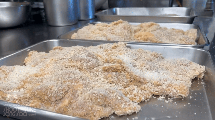 일본의 중식주방에서 만드는 화자오 후라이드 치킨.gif | 인스티즈