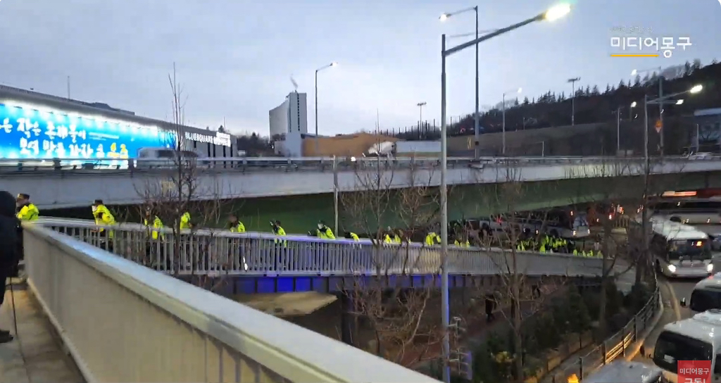 용산 대통령 관저 앞.jpg | 인스티즈