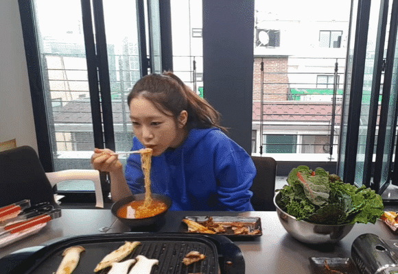 잘먹는 옴걸 지호.gif | 인스티즈