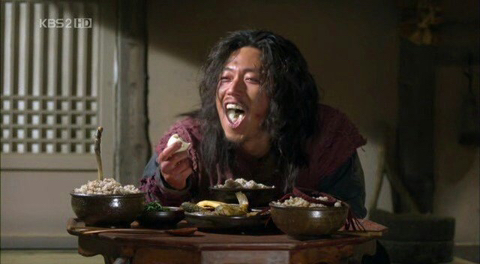 내배우 차기작 소식 넘쳐서 주워먹기 바쁘다는 구교환 팬들(니 워커홀릭이가) | 인스티즈