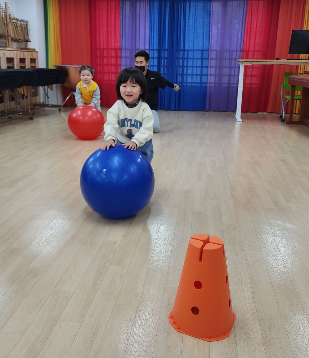 공굴리기 이미지