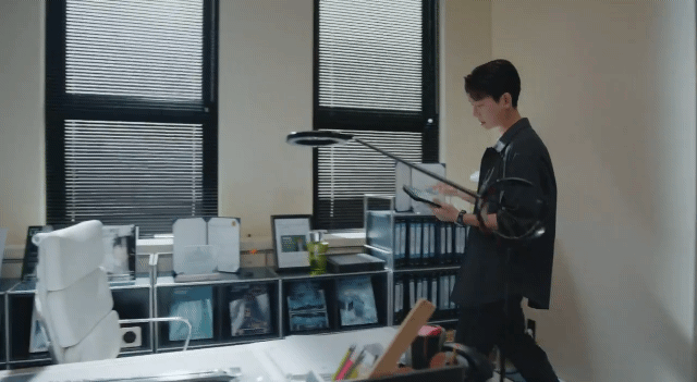 하찮은 남주캐 레전드 찍은 일타스캔들 정경호 캐릭터.gif | 인스티즈