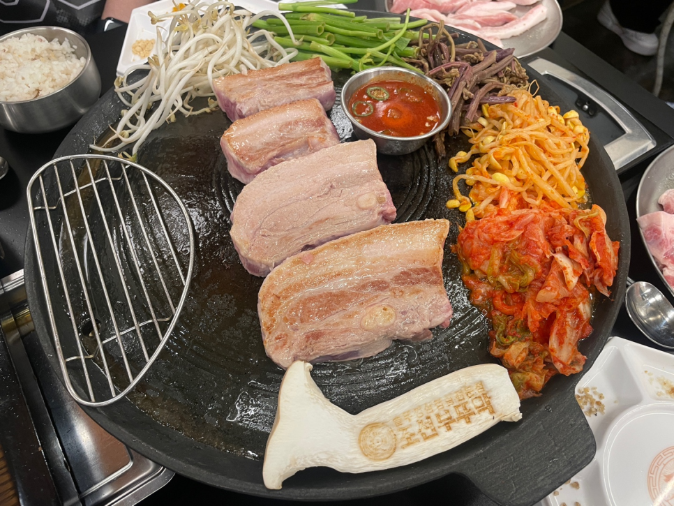 솥뚜껑삼겹살 이미지