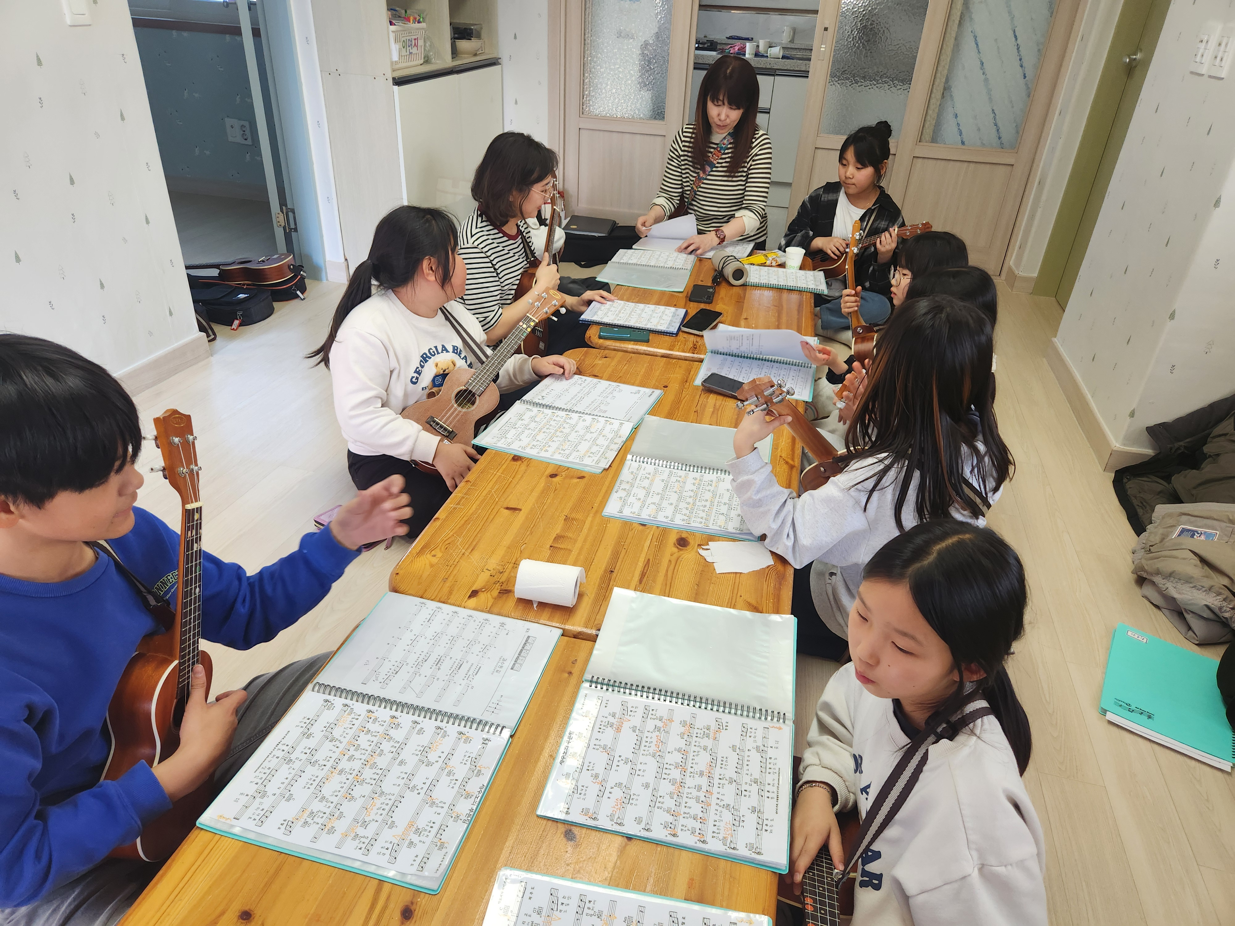 펀펀우쿨렐레 이미지
