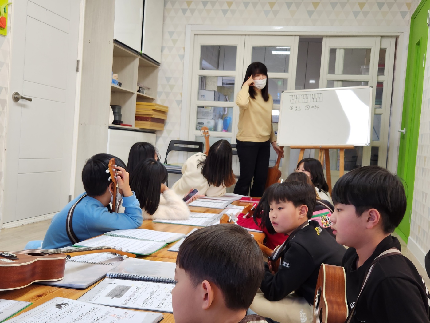 펀펀우쿨렐레 이미지