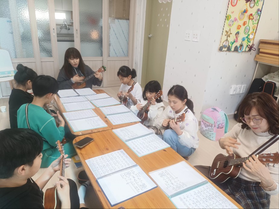 펀펀우쿨렐레 이미지