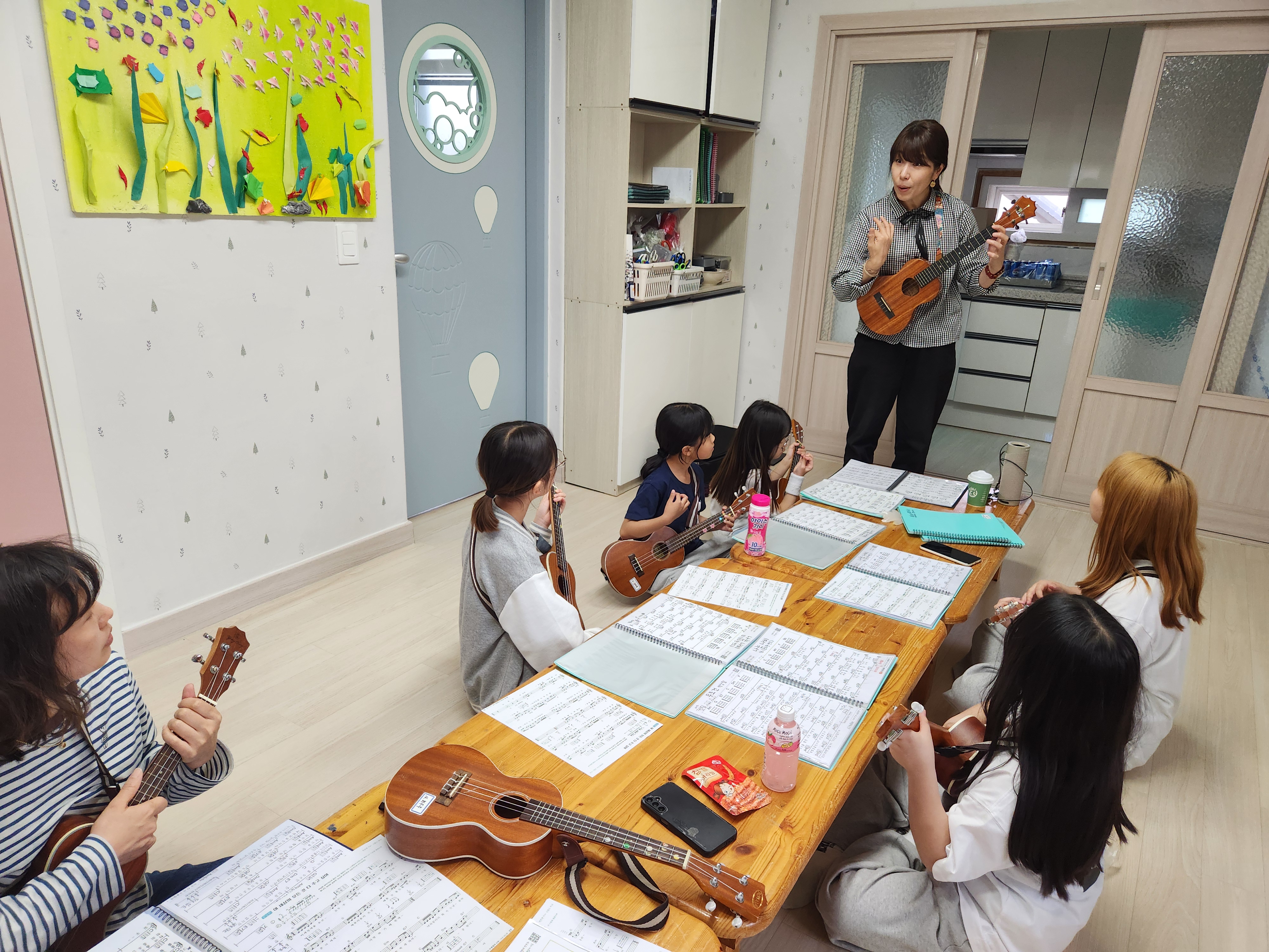 펀펀우쿨렐레 이미지