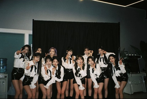 꿈을뜨는언니 이미지