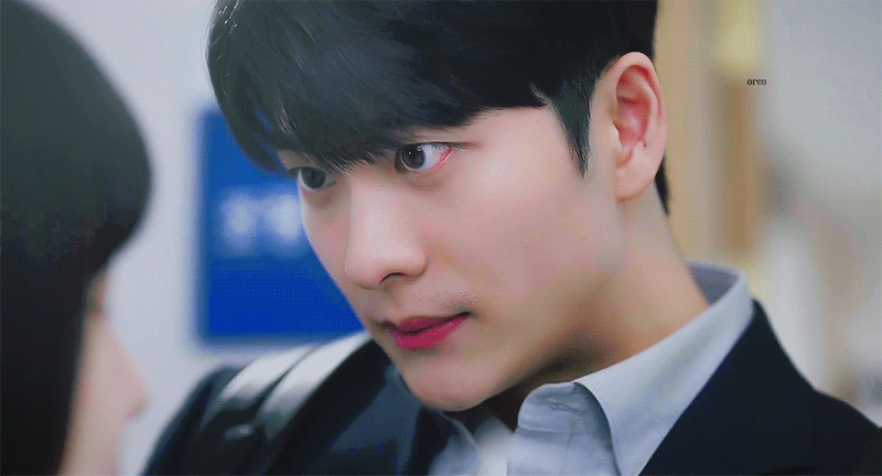 이마를 어떻게 까는지에 따라 이미지 확 달라지는 강태오 gif | 인스티즈