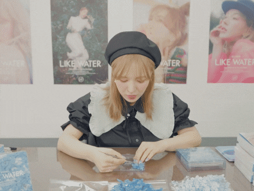 최근 실험적인 디자인을 선보이는 레드벨벳 앨범들 | 인스티즈