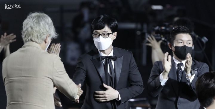 꾸준히 옷 잘 입히는 것 같은 연예인 스타일리스트.jpg | 인스티즈