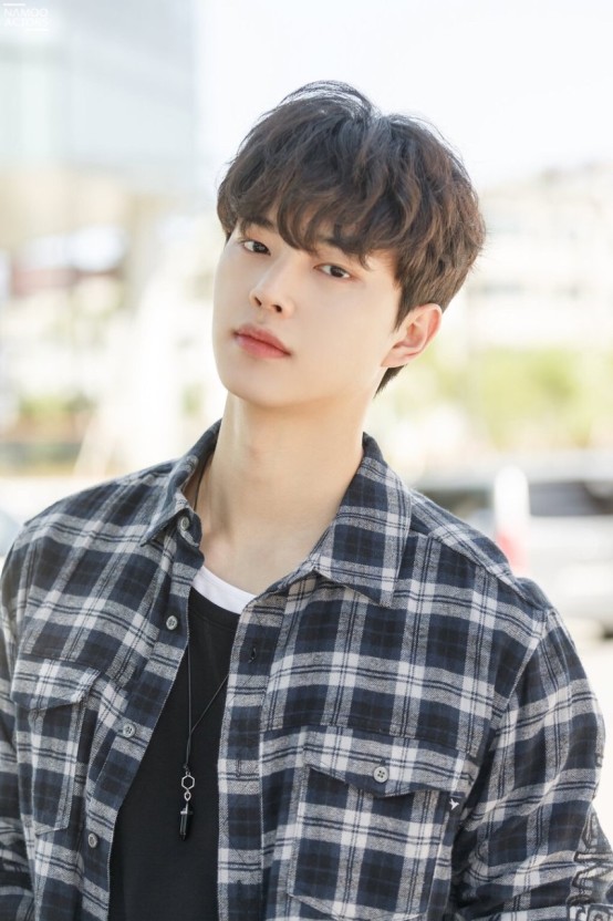 의외로 나이차이 안나는 두 배우.jpg | 인스티즈