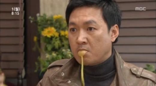 비전공자인 한 방석이의 개쩌는 아이돌 포스터 디자인과 원본을 비교해보았다 (엔시티 더보이즈 에스파 투바투 등등...) | 인스티즈