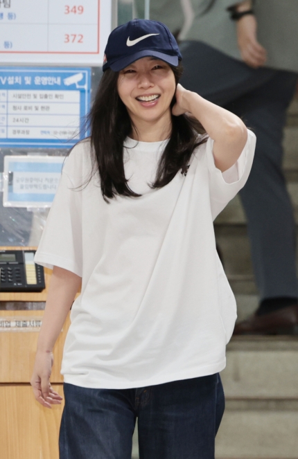 '위풍당당' 민희진, 8시간만 경찰 조사 끝… "속이 후련, 코미디 같다” [종합] | 인스티즈