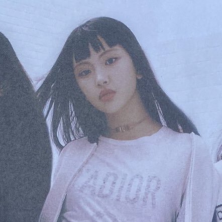 수상할 정도로 2000년대 모델 같은 뉴진스 혜인 화보 | 인스티즈