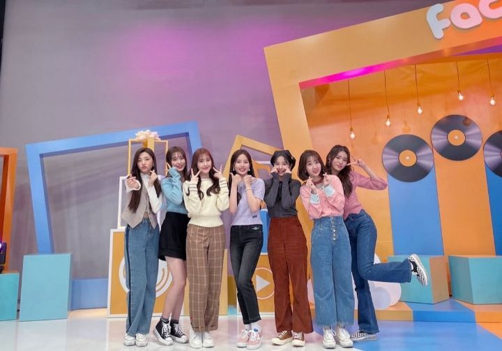 무대의상으로 하의를 바지만 입히는 신인여돌 코디 | 인스티즈