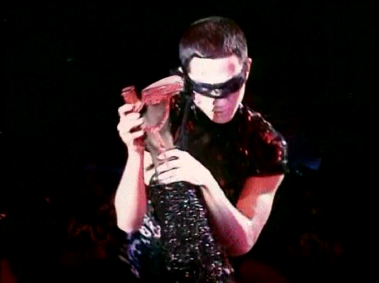 진정한 예술가는 남성성과 여성성을 모두 표현할 수 있어야 한다. 예술은 남성도 여성도 아니기 때문이다 | 인스티즈