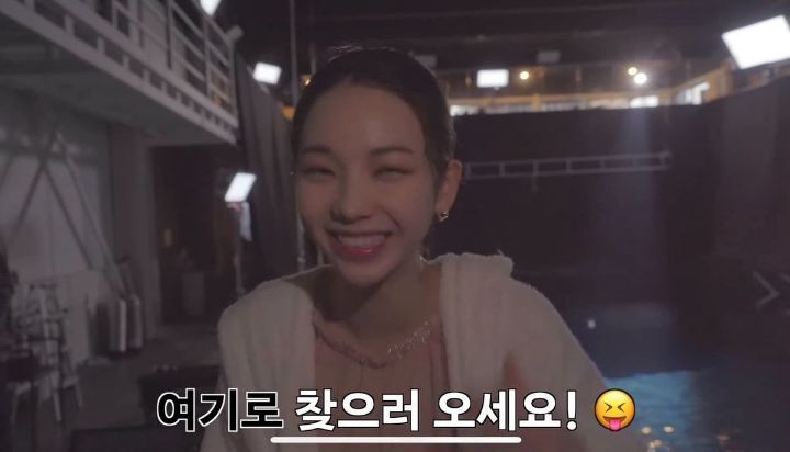 지금 알티타고있는 세계관 찍겠다고 대역없이 수중촬영 해낸 에스파 카리나 | 인스티즈