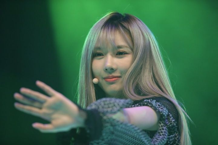 오늘은 음방 촬영날. 복도에서 현아! 하고 불렀을 때 돌아보는 남녀아이돌 현이들 모음 | 인스티즈